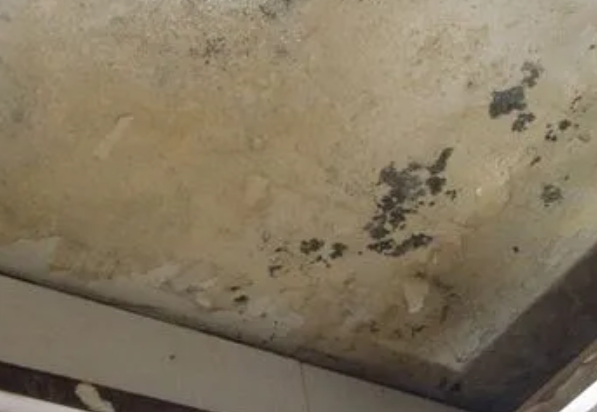 富锦阳台漏水维修公司分享下富锦卫生间渗水维修需要注意哪些问题。